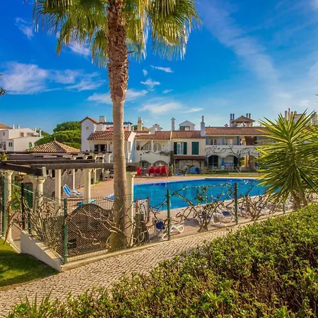 Old Village- 1a Village Gate Картейра